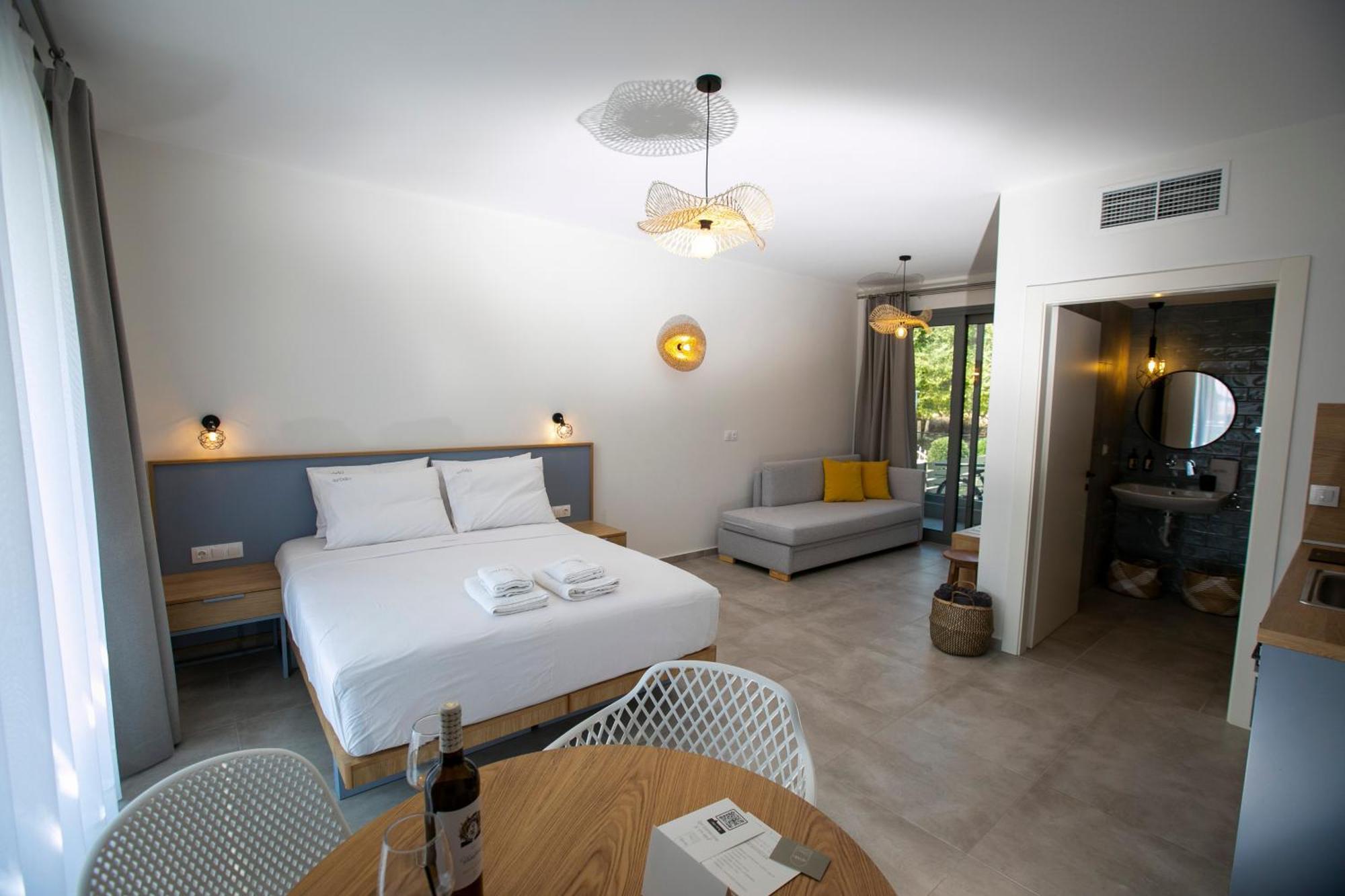 Arodo Suites Nea Iraklitsa Exterior foto